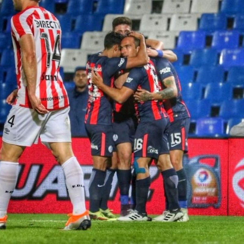 Gaich se comió a Ronaldo, corrió desde mitad de cancha y definió con mucha clase