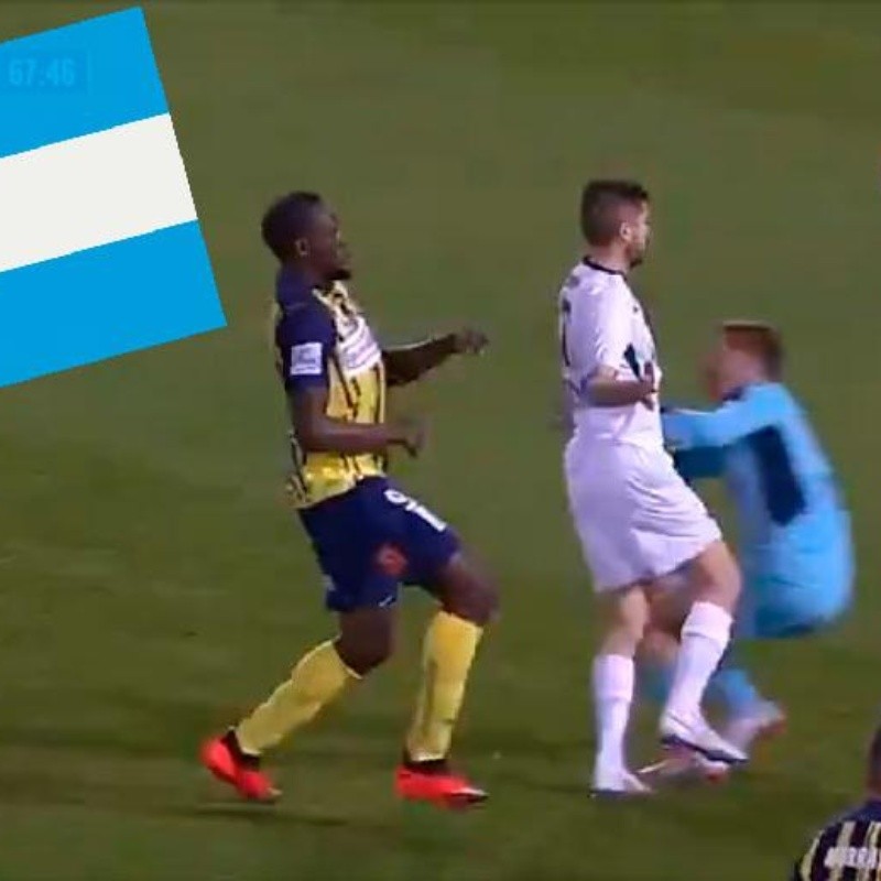 Bolt le metió sus dos primeros goles como futbolista ¡a un arquero argentino!