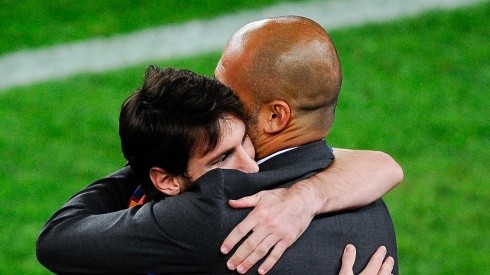 Abrazo paternal entre Guardiola y Messi.