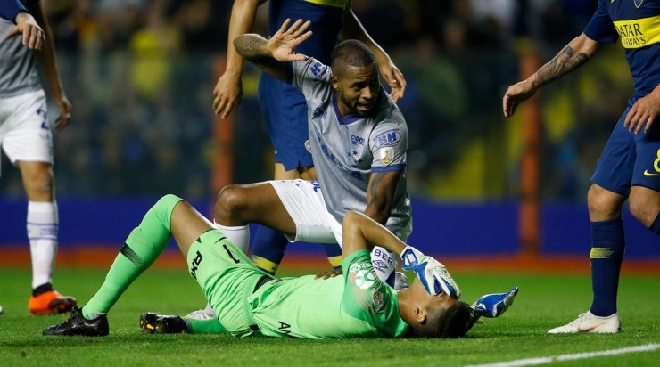 CONTANDO HASTA DIEZ. Dedé pide asistencia para Andrada (Foto: Getty).