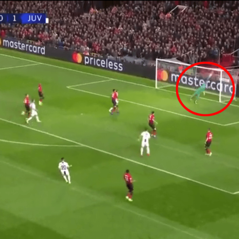 Bueno, está loco: De Gea le sacó una pelota imposible a Cristiano Ronaldo