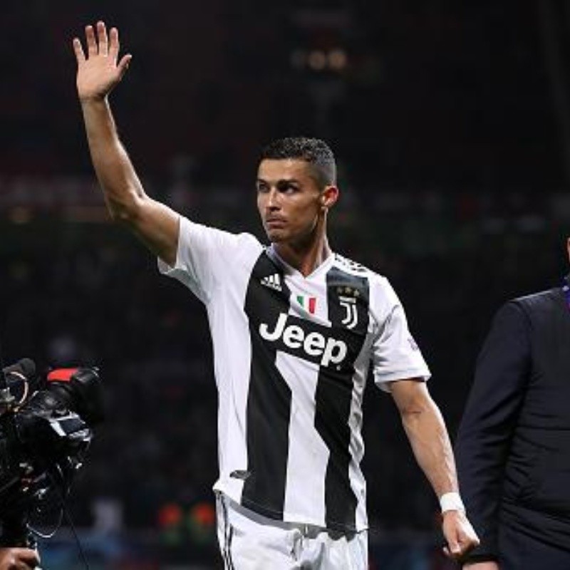 "Viva Ronaldo", la ovación de Old Trafford a Cristiano tras el encuentro