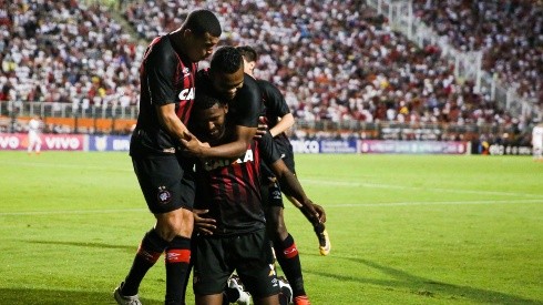 Bahía vs Atlético Paranaense por Copa Sudamericana.