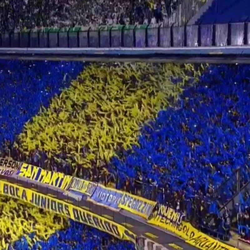 Una locura: Boca salió a la cancha y explotó La Bombonera