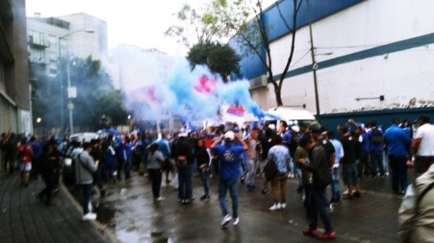 Miles de fanáticos de Cruz Azul llegarán al Azteca caminando.