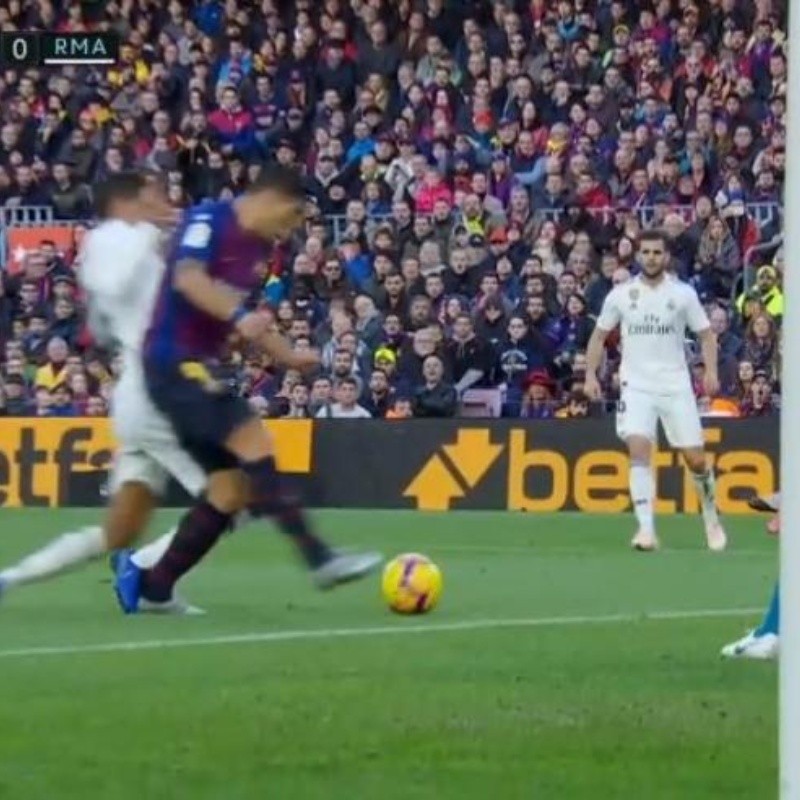 VAR, penal y balazo del Pistolero Suárez al corazón de Real Madrid