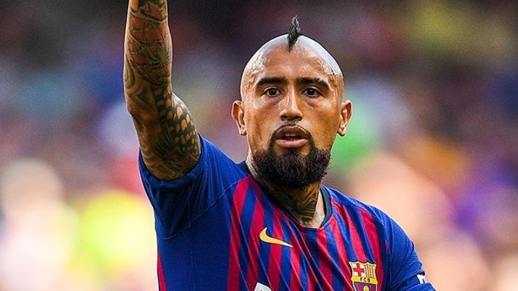 Arturo Vidal con la camiseta de Barcelona.