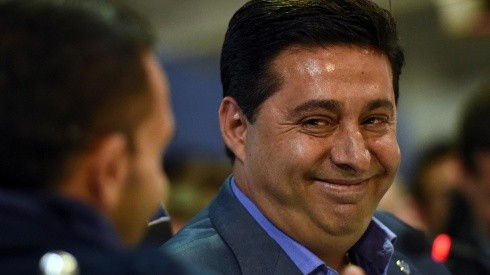 Angelici llevó a Conmebol al hombre que puede meter a Gremio en la final