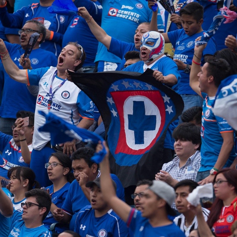 Lamentable: aficionados de Rayados agredieron a los de Cruz Azul