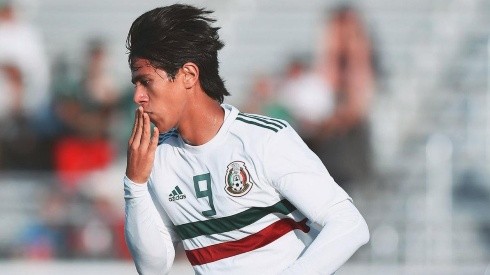 El delantero de Chivas de Guadalajara ya cuenta con 10 goles. (Foto: Selección de México)