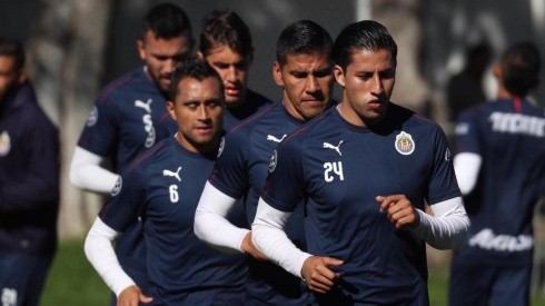 Chivas entrenó en Verde Valle previo a viajar rumbo a San Antonio.