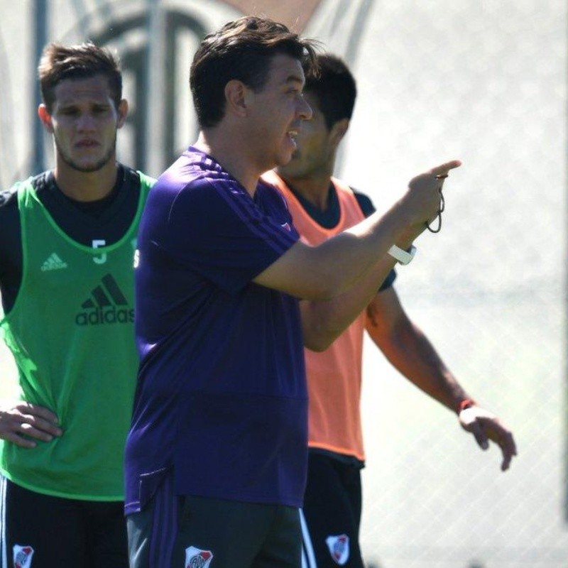 A días de la gran final: la Conmebol sorprendió a Boca y River en pleno entrenamiento