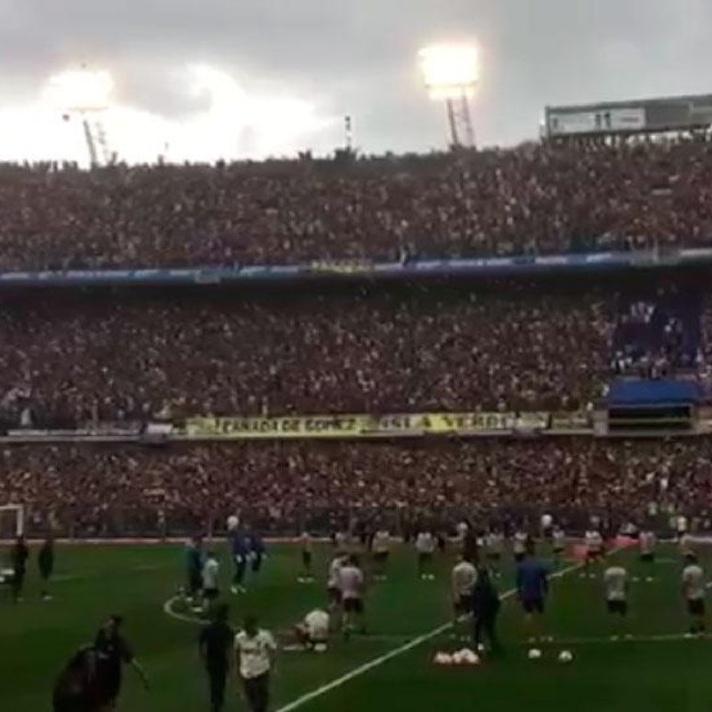 Intimidante: los hinchas de Boca dejaron la garganta para hablarle a los jugadores