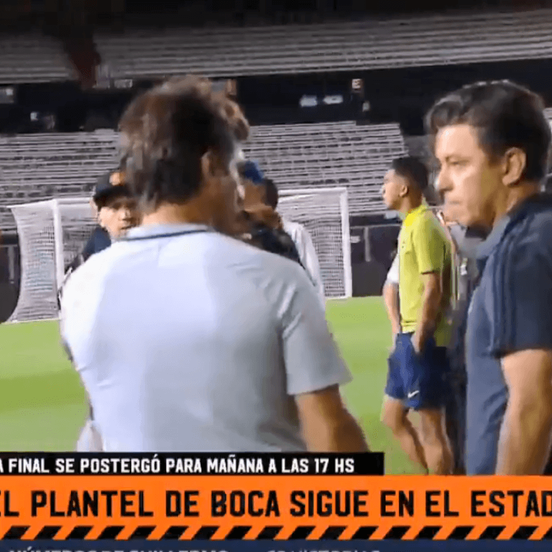 El plantel de Boca salió al Monumental y Gallardo saludó a los jugadores