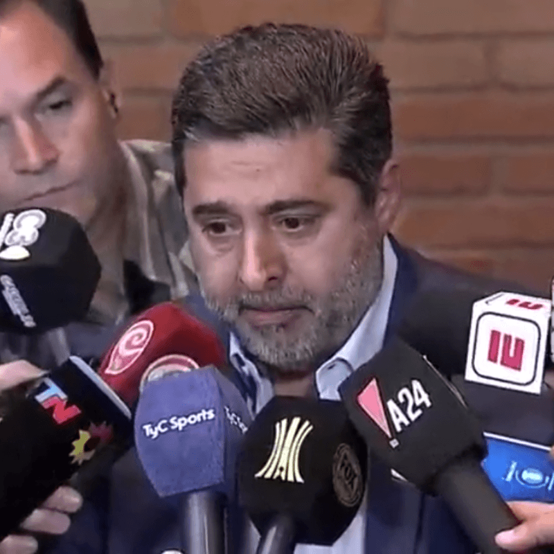 Angelici: "Nosotros nos debemos al hincha de Boca"