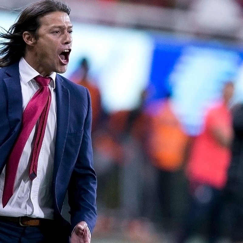 Almeyda es tan crack que hace magia hasta con una botellita de agua