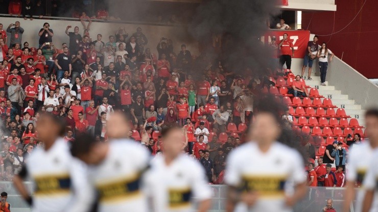 La hinchada del Rojo, enojada