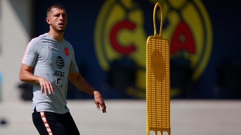 Guido Rodríguez abandonó el entrenamiento de hoy.