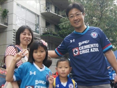 Una locura: Aficionado japonés viajó de Tokio a México para apoyar a Cruz Azul