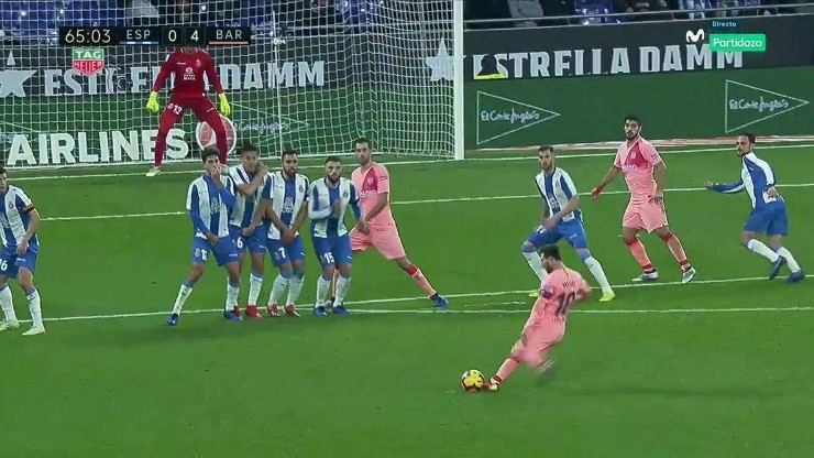 ¡Lo volvió a hacer! Messi clavó otro golazo de tiro libre en el mismo partido