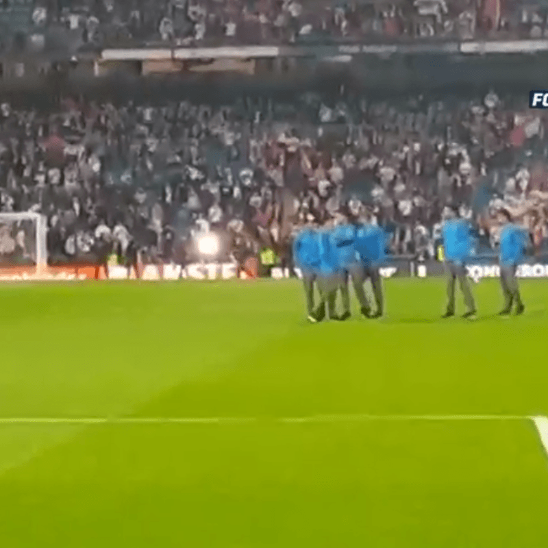 Los jugadores de Boca aparecieron en el Bernabéu y la hinchada explotó