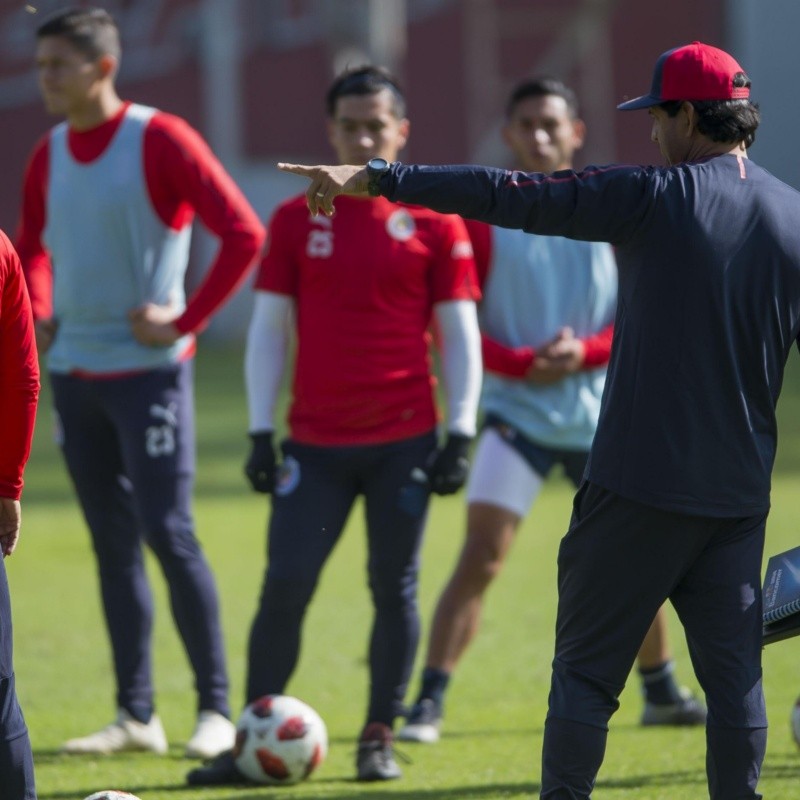 Así como Chivas se refuerza, también cede jugadores