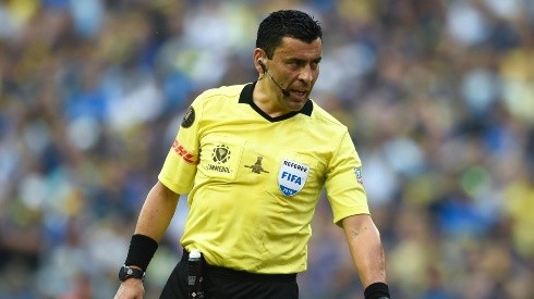 Roberto Tobar, el árbitro de la final