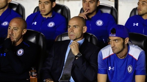 Muñoz está sentado a la izquierda de Jémez. (Jam Media)