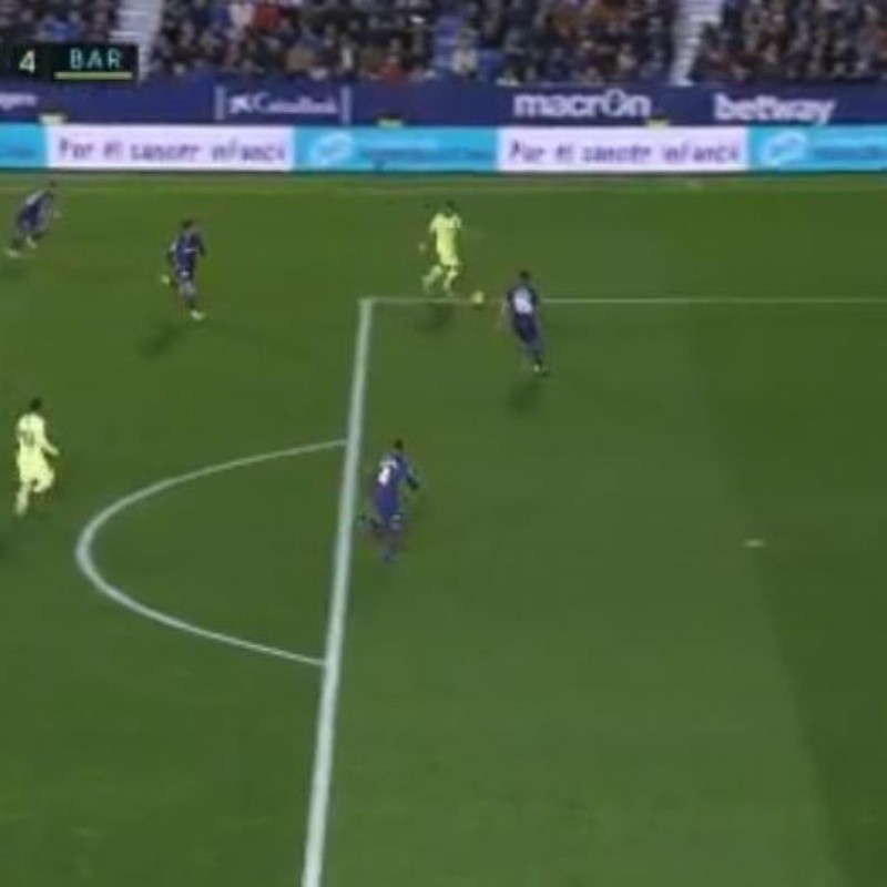 ¡Túnel de Suárez, asistencia de Vidal y hat-trick de un Messi demente!