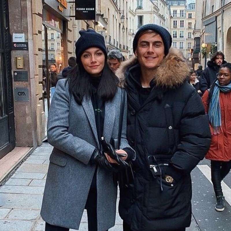 Re tiernos: la foto de Oriana Sabatini comiéndole la boca a Dybala