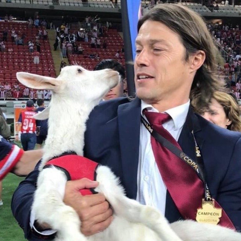 Almeyda cumplió 45 años y los fans de Chivas y River lo saludaron en las redes