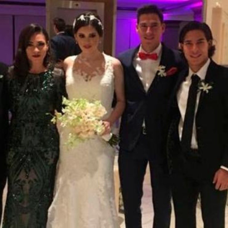 Diego Lainez dijo presente en el casamiento de su hermano Mauro