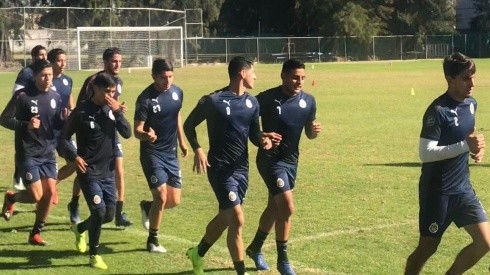 Chivas regresó a los entrenamientos en Verde Valle.