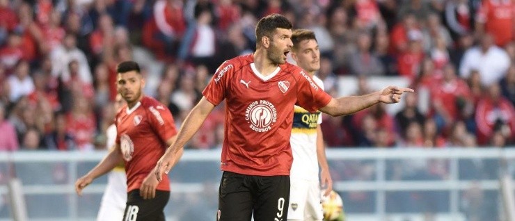 ¿A BRASIL? Emmanuel Gigliotti en la derrota contra Boca por la Superliga (Foto: Getty).