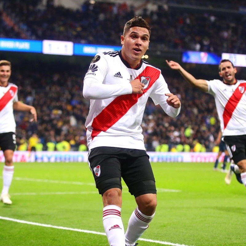 Mientras en River no saben que va a ser de su futuro, Juanfer Quintero se divierte