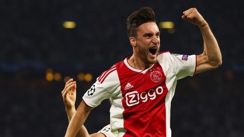 Más que merecido: Ajax homenajeó a Nicolás Tagliafico por cumplir un año en el club