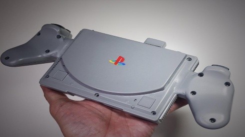 Así es la PlayStation Classic portátil, creada por un fanático