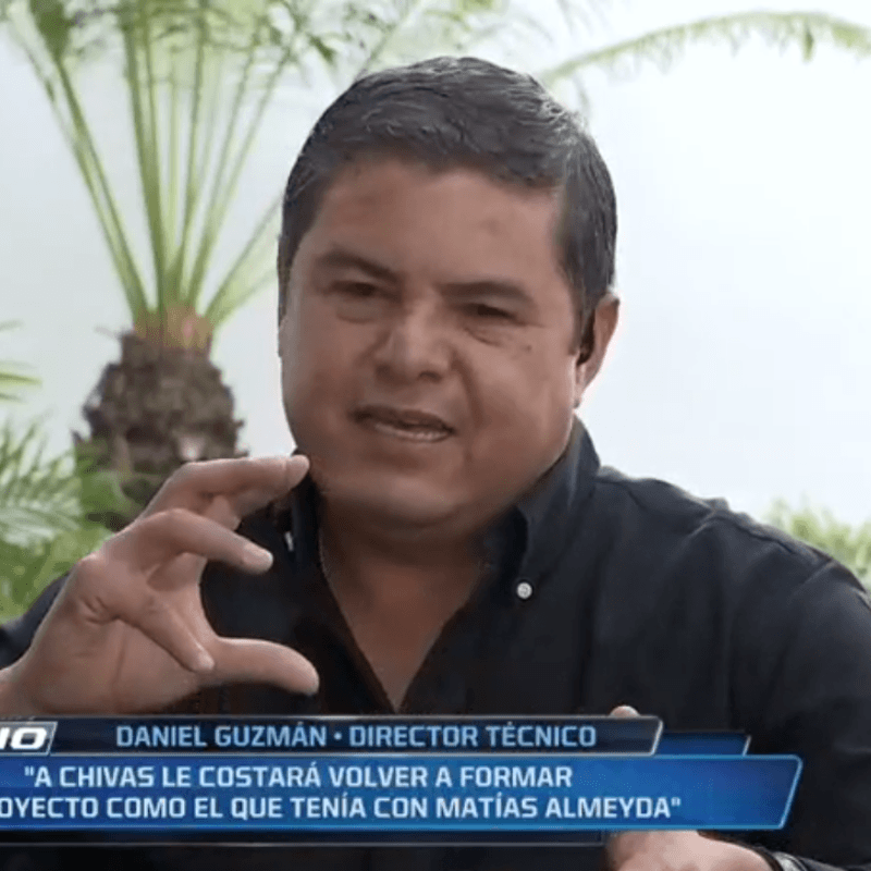 "En Chivas siguen viviendo del pasado": Daniel Guzmán