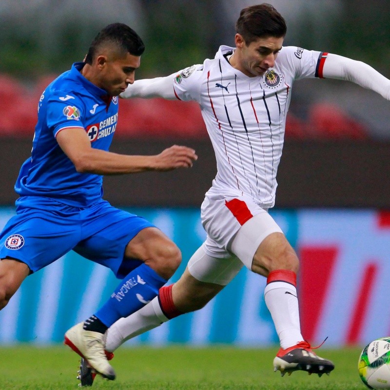 La afición de Chivas abucheó a Orbelín Pineda contra Cruz Azul