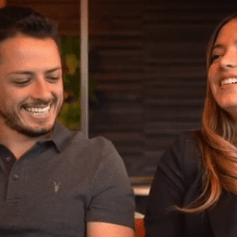 Chicharito y su novia protagonizaron una entrevista tan divertida como reveladora