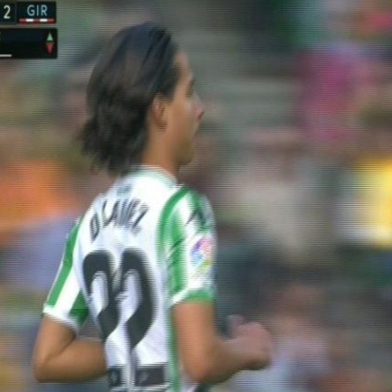 Épico triunfo del Betis en el debut de Diego Lainez