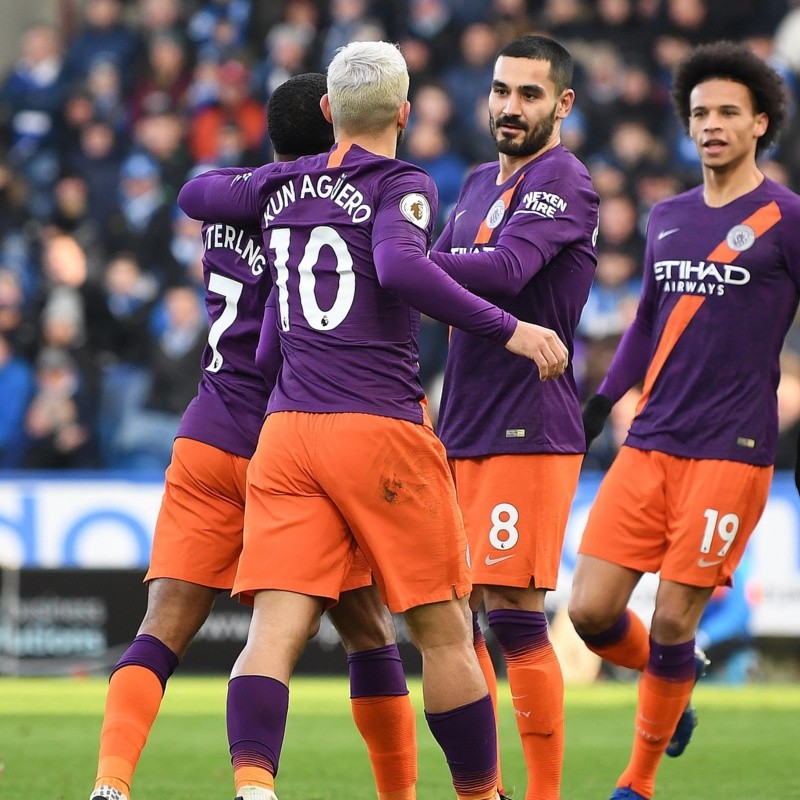 Manchester City barrió al Huddersfield y le puso presión al Liverpool