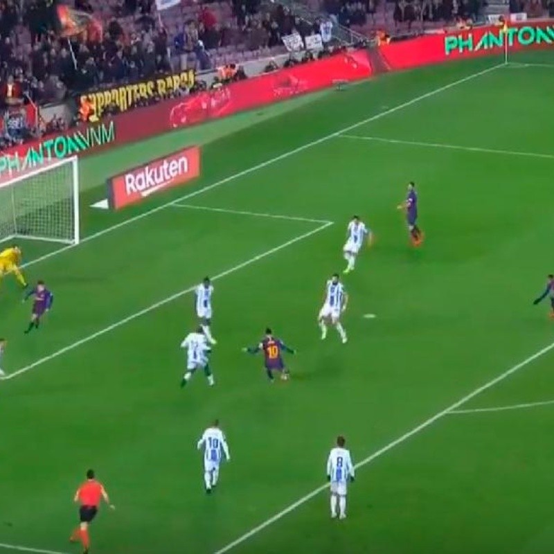 Messi hizo una doble pared con Jordi Alba y metió un golazo para el tercero del Barça