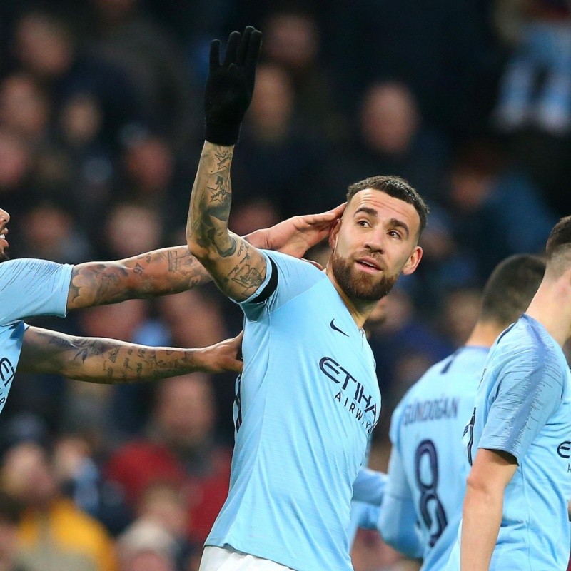 Guardiola aseguró que Otamendi no es feliz en el City y le dejó un mensaje para que cambie su actitud