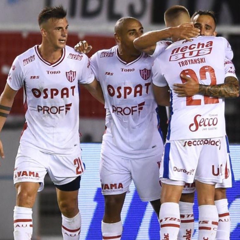 Unión ganó después de 19 años en El Monumental y acentuó el mal momento de River