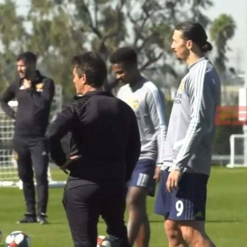 En la primera charla entre Guillermo y Zlatan, fue el sueco el que dio la lección