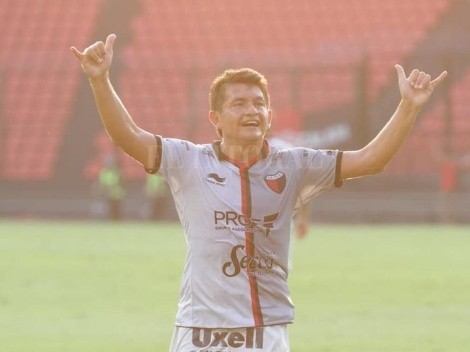 Ya es ídolo nacional: golazo del 'Pulga' Rodríguez en su debut en Colón