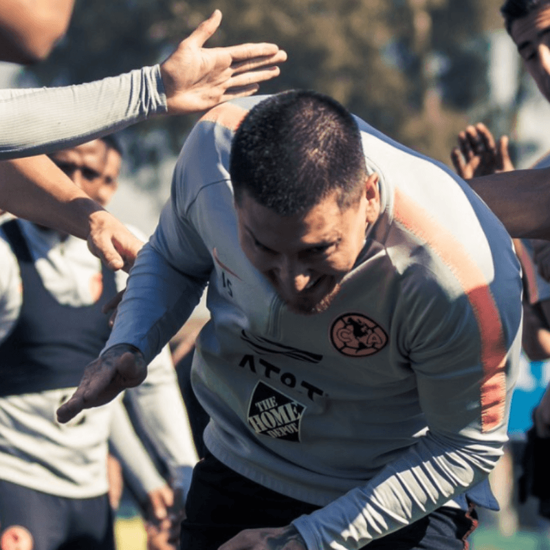 El plantel del América recibió a Nico Castillo a los golpes