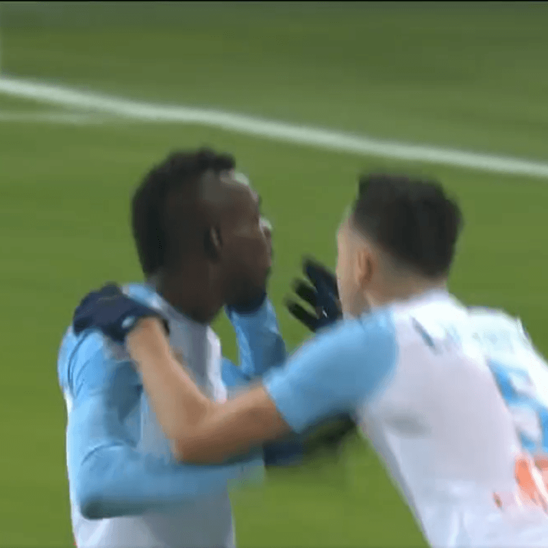 Típico del buen Mario: Balotelli festejó un gol con un gesto para todo el estadio