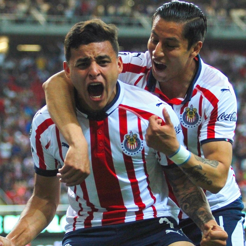 Chivas humilló a Atlas en el Clásico en una noche soñada de Alexis Vega